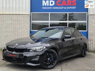 BMW 3-serie 330i High Executive AUTOMAAT/M PAKKET/SCHUIFDAK/PDC