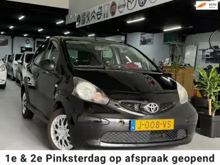 Toyota Aygo 1.0-12V/ 5drs/ dealeronderhouden/ 1jaar apk/ airco/ EL-ramen/ zeer nette auto.