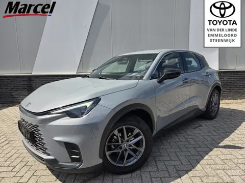 Lexus LBX Business Line Business Line 2WD  Parkeer en Dodehoek Sensoren  Stoel/ stuurverwarming