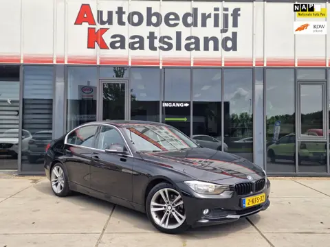 BMW 3-serie 320i EfficientDynamics Edition - Nieuwe APK - Camera - Cruise - 2013