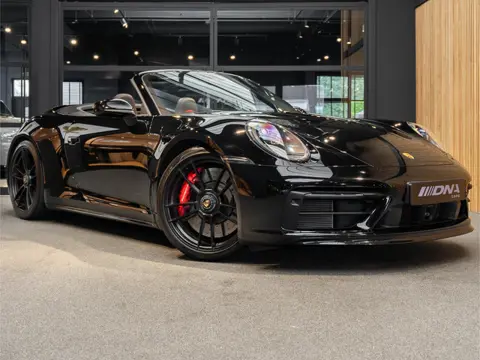 Porsche 911 992 GTS Cabrio GTS Interieur ACC Bose 3.0 Carrera GTS