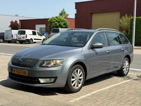 Škoda Octavia 1.6 TDI 105PK Automaat DSG Navi 2x PDC