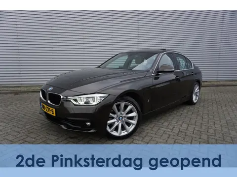 BMW 3-serie 330e High Executive AUTOMAAT / Climate / Navi / Leder / Pano / Lm velgen / NAP