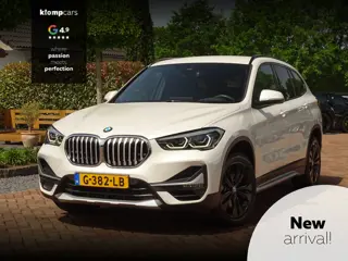 BMW X1 sDrive20i ParelWeiss | Full Options | HUD | NavPro | Stoelverw | All wheater | Uniek