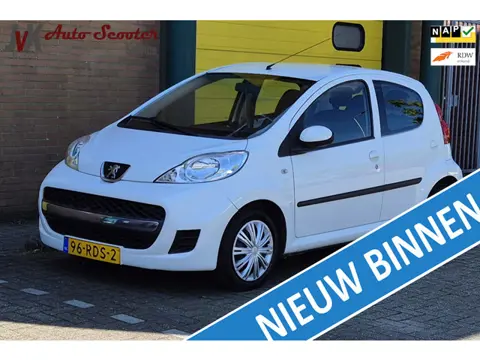 Peugeot 107 1.0-12V XS Airco! NAP!