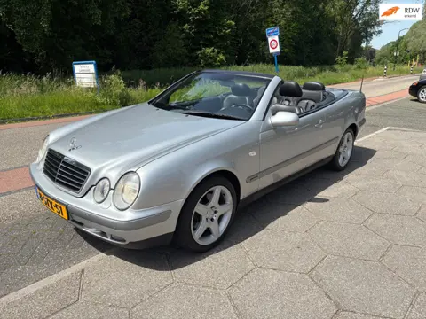 Mercedes-Benz CLK-klasse Cabrio 320 Elegance V6 UNIEK + NIEUWE KAP!