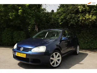 Volkswagen Golf 1.6 FSI Optive 2