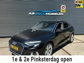Audi A3 Limousine 30 TFSI Business edition CARPLAY/ NAVI/ PARKEERSENSOREN