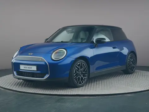 MINI Electric Cooper SE Favoured 54.2 kWh Pakket M | Panoramadak | Stoelverwarming | Head-up display