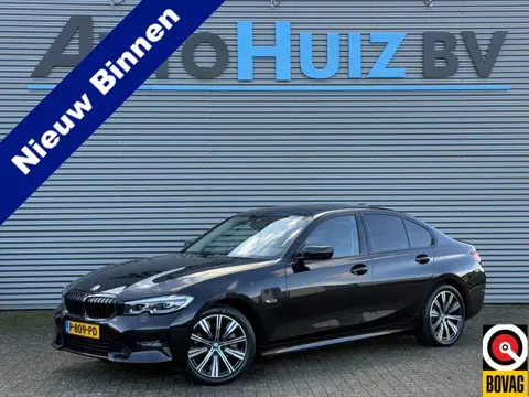 BMW 3-serie 320e Business Edition Plus Sport LineLederen Sportstoelen Carplay Achteruitrijcamera Liv