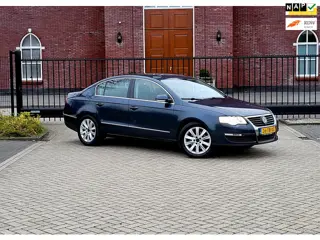 Volkswagen Passat 2.0 FSI Comfortline / Airco / Cruise control Trekhaak / Nap / Climate control