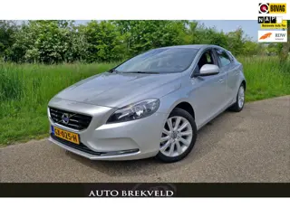 Volvo V40 2.0 T3 Momentum 152PK| Rijklaarprijs | Cruise | Clima | Navi | PDC | LMV | NAP