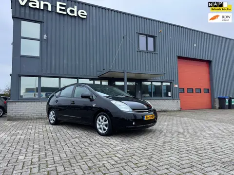 Toyota Prius 1.5 VVT-i Tech Edition Clima Camera Cruise Keyless