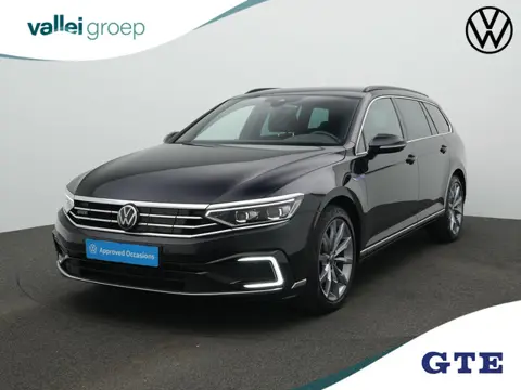 Volkswagen Passat 1.4 TSI PHEV GTE Business | Leder | IQ Light | Achteruitrijcamera | Adaptive Cruis