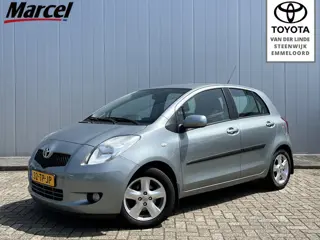 Toyota Yaris 1.3 VVTi Luna MMT Automaat Clima Cruise PDC Trekhaak Lichtmetaal NL auto
