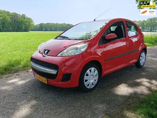 Peugeot 107 1.0-12V Sublime 5 Deurs met Airco en Nieuwe Apk
