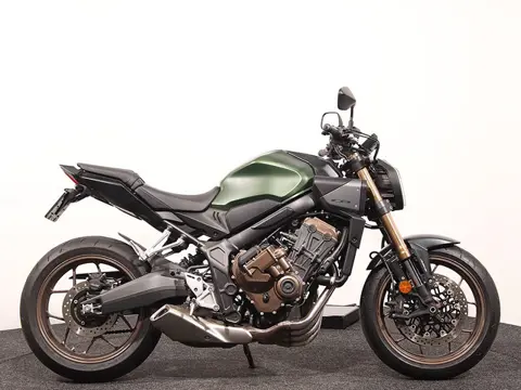Honda CB 650 RC (bj 2025)