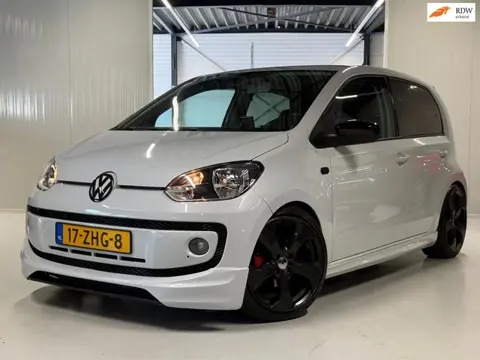Volkswagen Up! 1.0 75pk! high up! Airco|Navi| Sportvelgen!!!