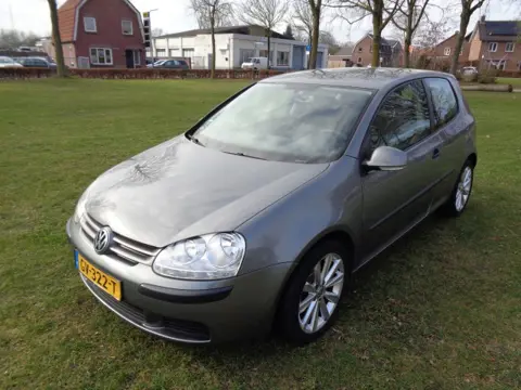 VOLKSWAGEN GOLF 30-9-2026  a p k 
