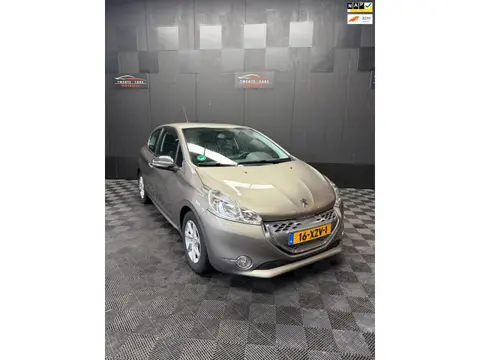 Peugeot 208 1.4 e-HDi Active | Navi | PDC | Automaat |
