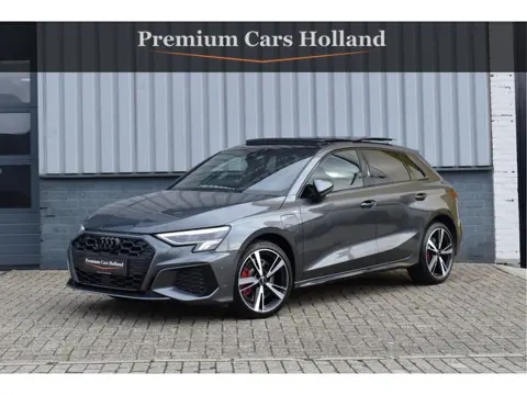 Audi A3 Sportback 45 TFSI e S-Line 245 Pk Pano Navi ACC RS-Stoel Full Led PDC 18 Inch
