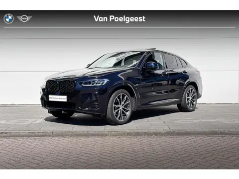 BMW X4 xDrive20i M-Sport | Trekhaak | Panoramadak | Harman/Kardon |