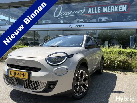 Fiat 600 1.2 Hybrid La Prima Airco - Achteruitrijcamera - Apple carplay - Parkeersensoren - Navigati