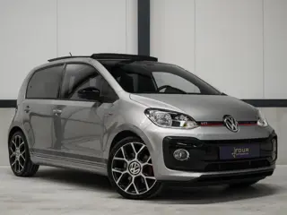 Volkswagen Up! 1.0 TSI GTI | 140pk | Fox Dual Pipe | Panoramadak | 17" |