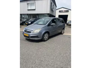 Opel Zafira 1.6 Business Airco. Geen Apk,Prijs is zo meenemen.