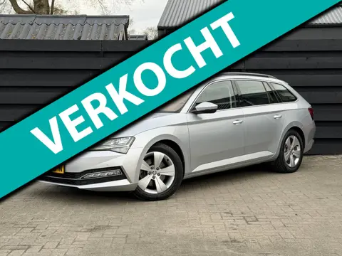 Skoda Superb Combi 1.4 TSI iV Business Edition Plus I Trekhaak I Camera I Memory