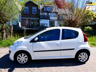 Peugeot 107 1.0 Active Automaat 5-deurs Airco LED Historie Zuinig