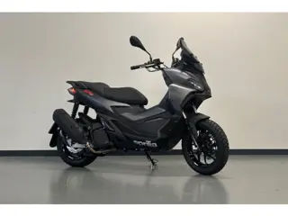 Aprilia SR GT 200 (bj 2025)