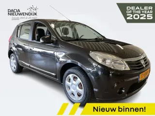 Dacia Sandero 1.2 Lauréate MEENEEMPRIJS MET GELDIGE APK / AIRCO / PARKEERSENSOREN / RADIO / ELEKTRIS