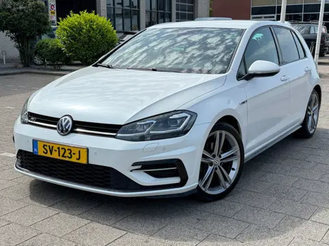 Volkswagen Golf 1.4 TSI Highline Business R l ACC l XENON