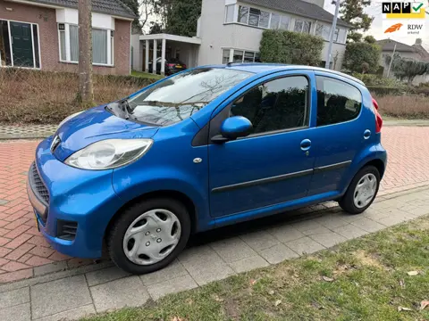 Peugeot 107 1.0-12V XS, Nieuwe koppeling, Airco, APK 10-10-2026.