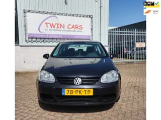 Volkswagen Golf 1.6 FSI Sportline
