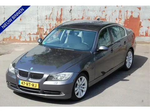 BMW 3 Serie 330i Dynamic Executive / Org. NL / Navi / Xenon