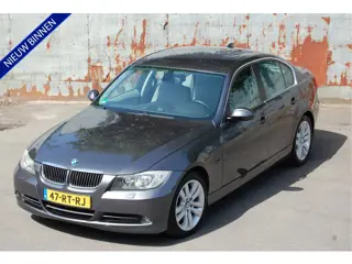 BMW 3 Serie 330i Dynamic Executive / Org. NL / Navi / Xenon
