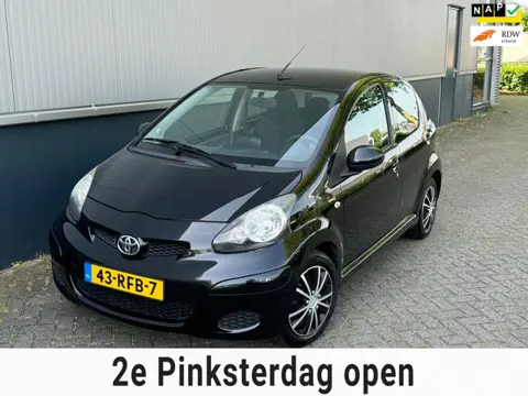 Toyota Aygo 1.0-12V Comfort Navigator Airco Nieuwe apk lage kilometer