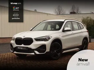 BMW X1 sDrive18i | Handbak | Uniek | PearlWeiss | Leer | Nav | All-black!