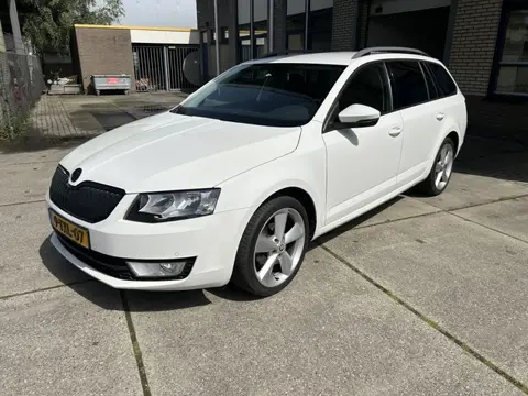 Škoda Octavia Combi 1.2 TSI Grt Amb Bns NAVI (bj 2014)