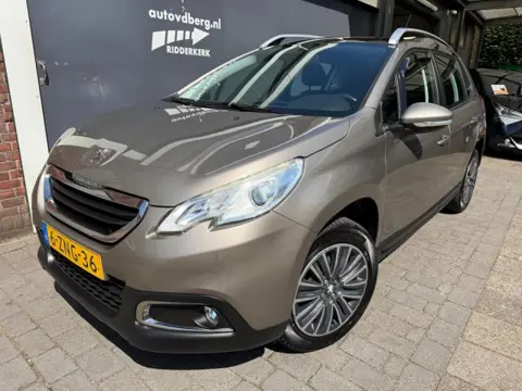 PEUGEOT 2008 1.2 Active Automaat Pano Trekhaak Allseason