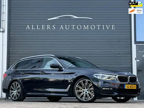 BMW 5-serie Touring 520i High Executive|LEDER|PANO|HARMAN KARDON|NAP