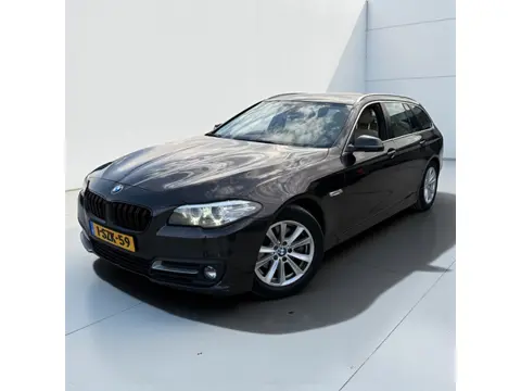 BMW 5-serie Touring 520i Business Xenon NAVI LED