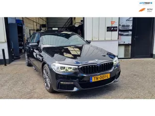 BMW 5-serie 530i High Executive/ M-Pakket/ Schuifdak/ Black Edition