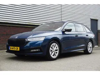 Skoda Octavia Combi 1.0 e-TSI Sport Business/Trekhaak/Digitaal Dashb./ Stuur en stoelverwarming.