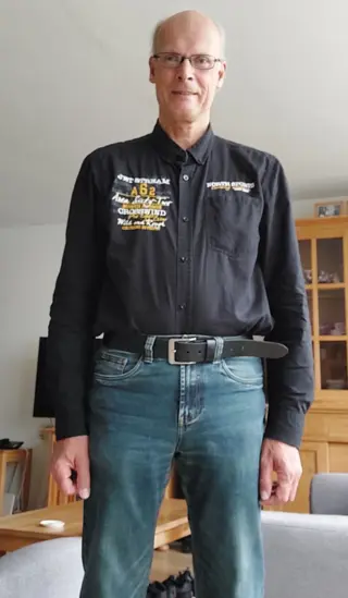 Zoek een vrouw om mee te spelen.