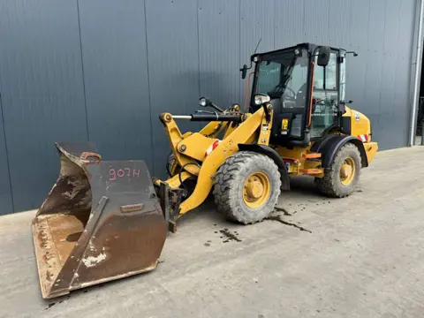 Cat 907H (bj 2011)