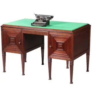 Art deco bureau schrijftafel in mahonie met groen schrijfblad ca 1915 laden achter deurtjes