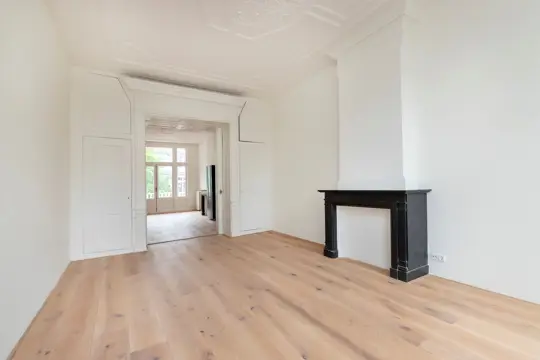Woning aan de Johannes Verhulststraat te Amsterdam